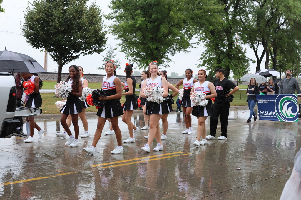MHS Cheer Team in Homecoming Parade