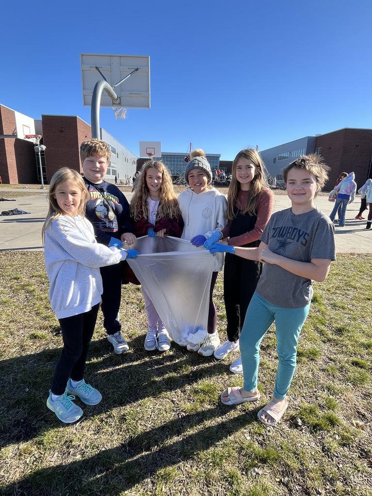 Students at Horizon Middle School West Organizing a Cleanup.