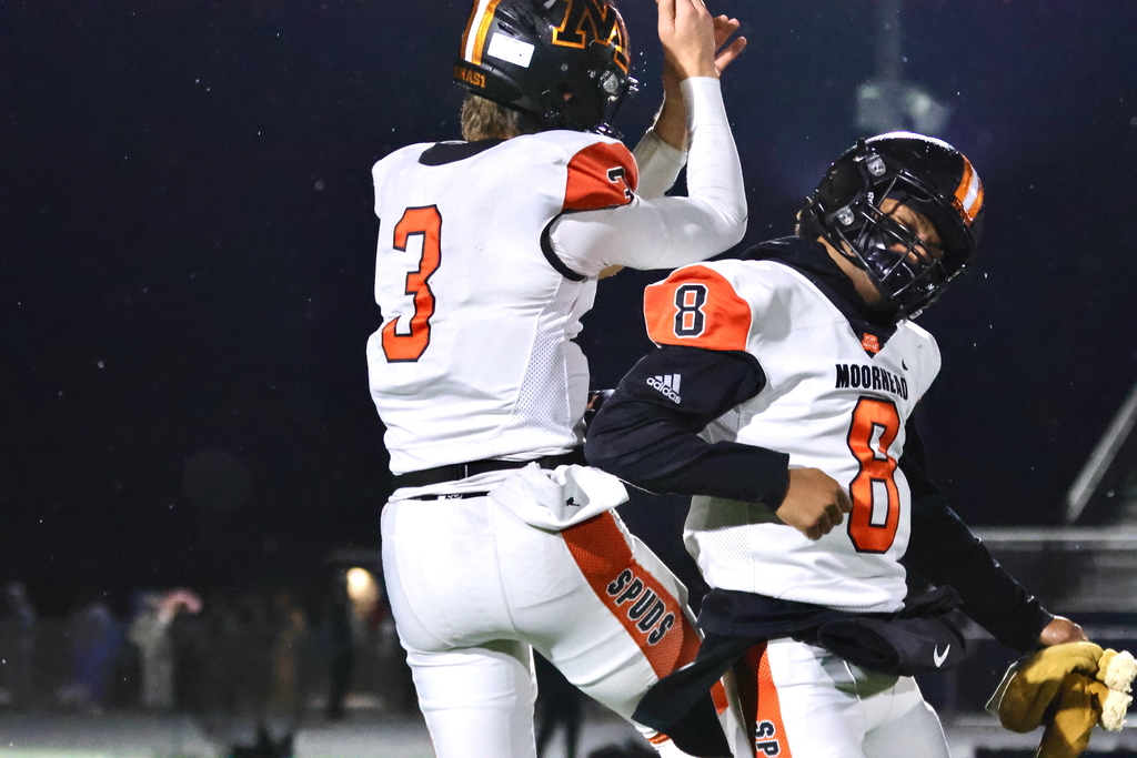 Moorhead Football Team celebrates win