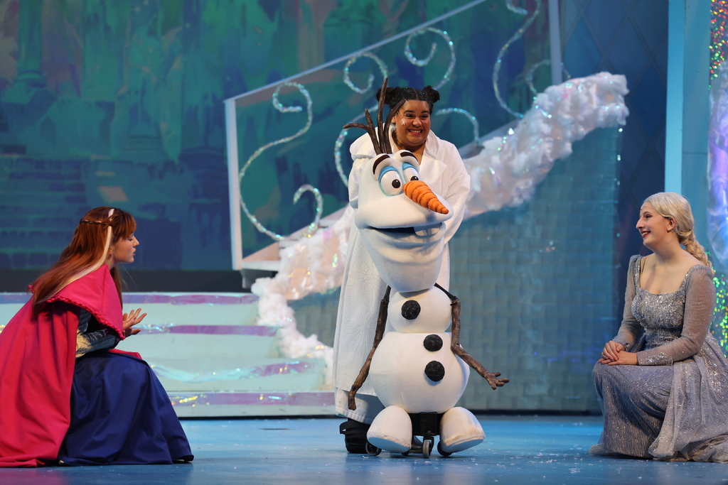 Frozen the musical - Elsa Anna and Olaf