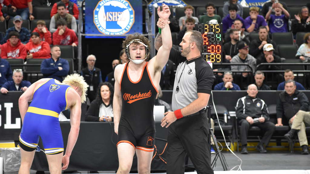 Billy Ward wins his state championship match