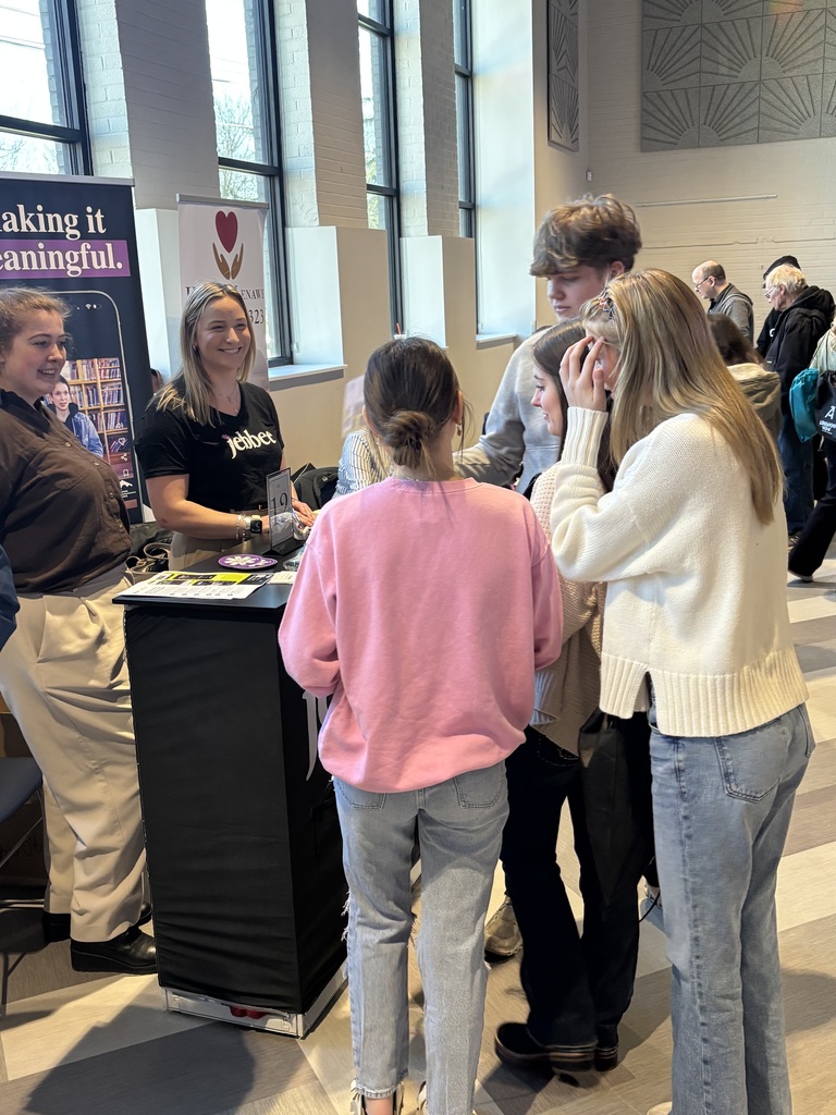 students at a book at the align career fair