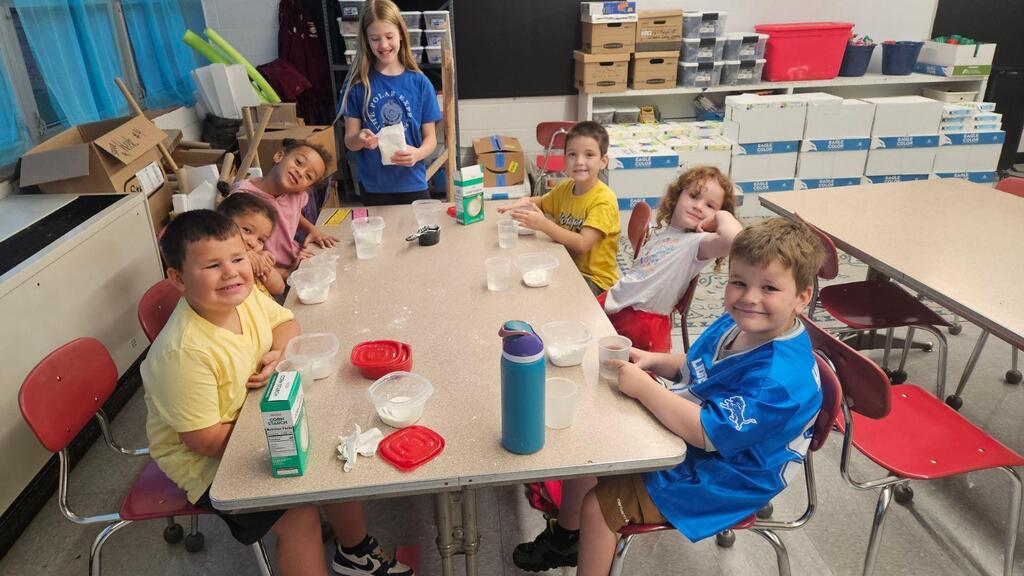 kids doing a science experiment