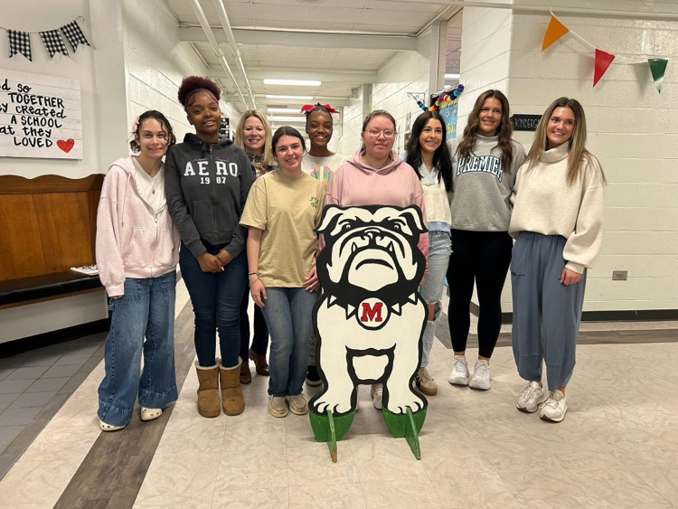 high school students read to students at mcps