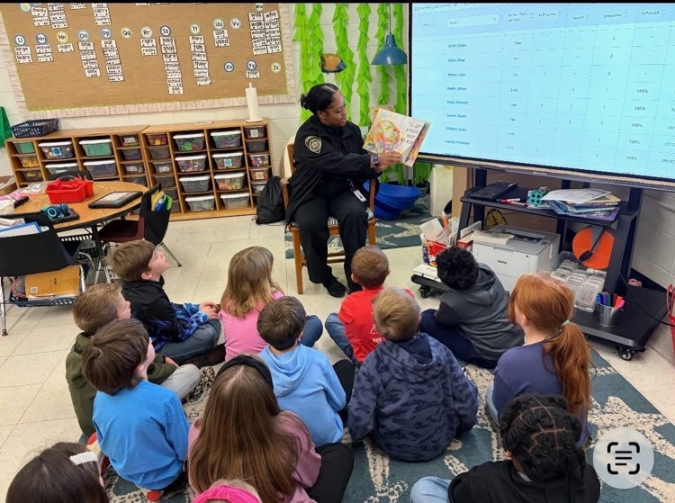 mayor’s reading club read books to students