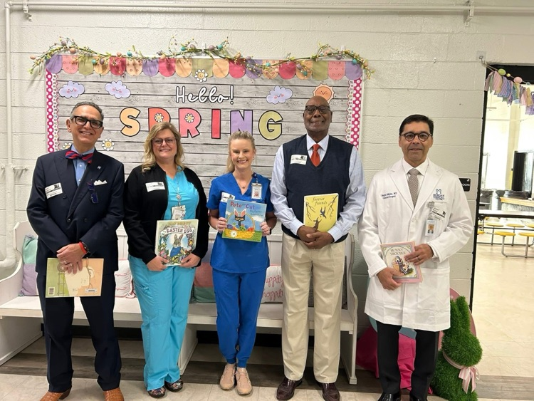 Mayor’s reading club visited MCPS to read aloud to our students.