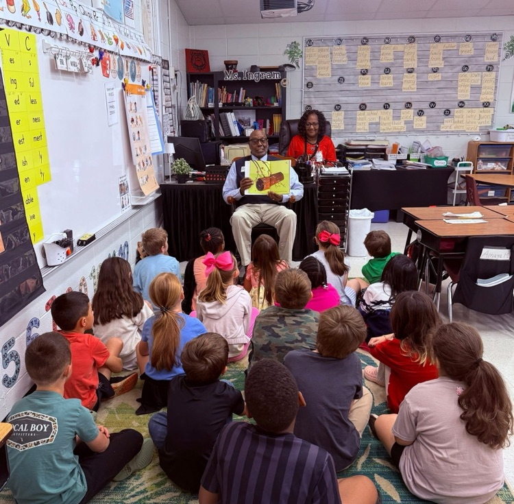 Mayor’s reading club visited MCPS to read aloud to students.