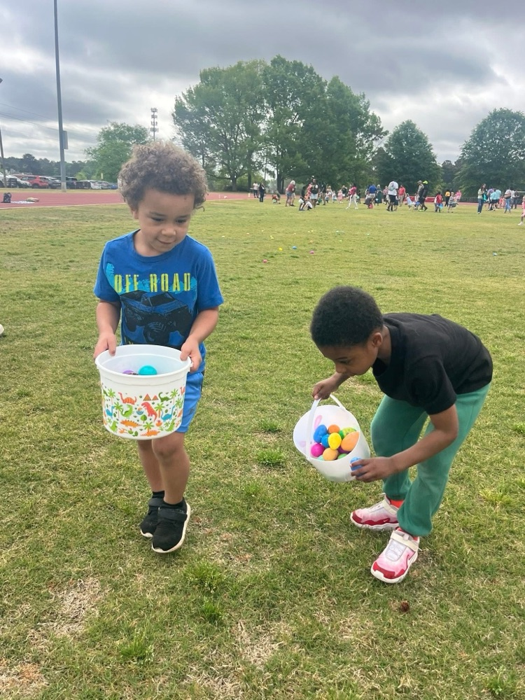Pre-K students and families enjoyed an egg hunt.