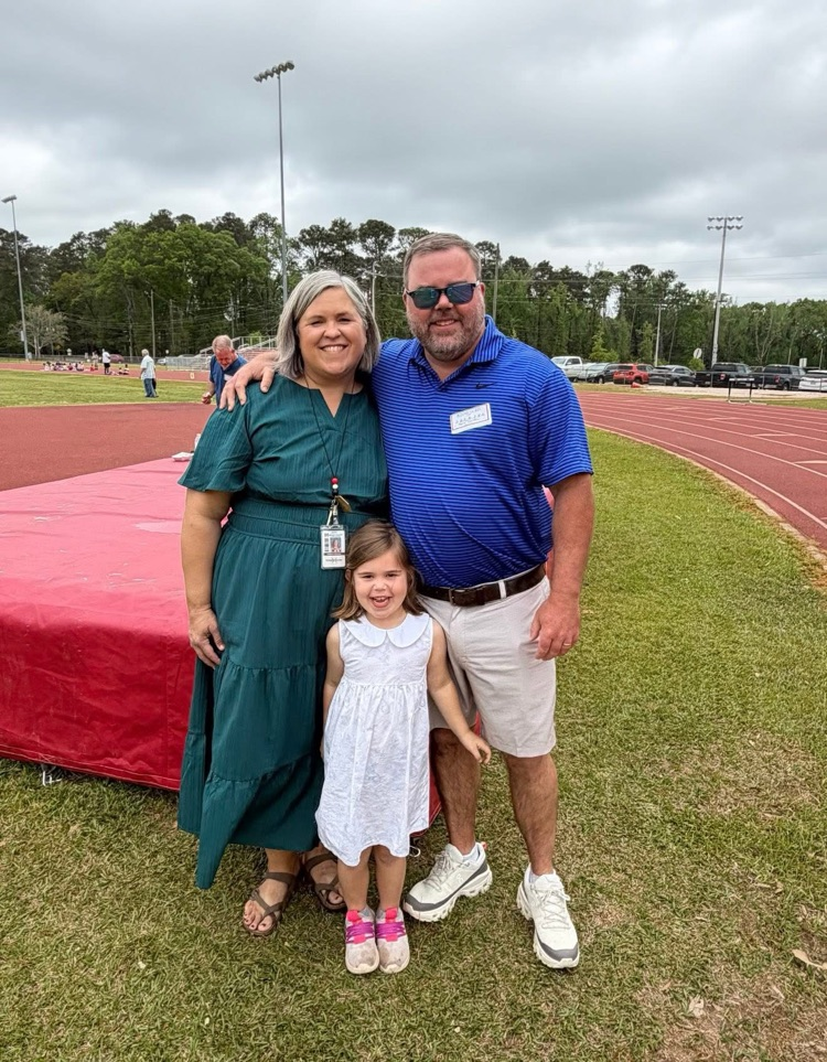 Pre-K students and families enjoyed an egg hunt.