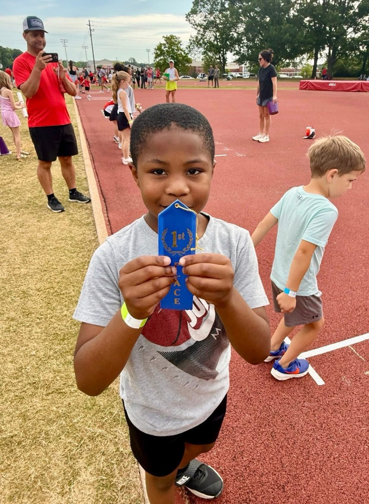Students participate in the MCPS Track Meet.