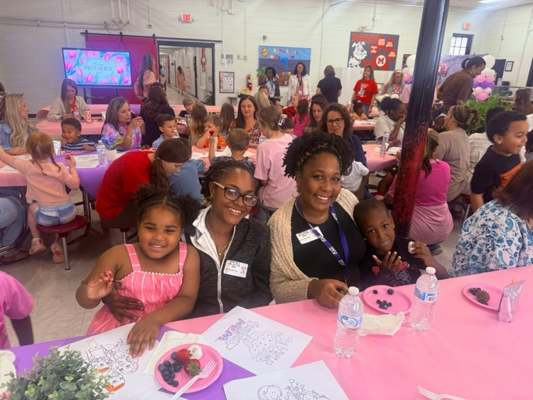 pre-k students and staff hosted a spa for moms to celebrate Mother’s Day.