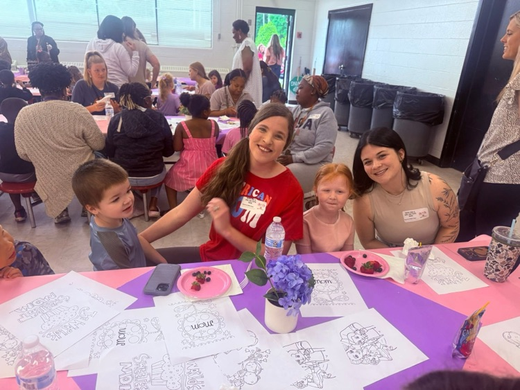 pre-k students and staff hosted a spa for moms to celebrate Mother’s Day.