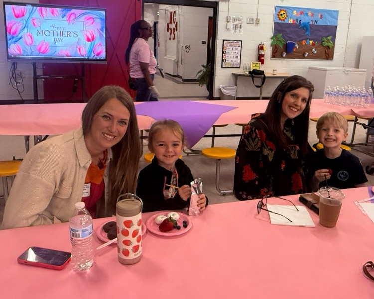 pre-k students and staff hosted a spa for moms to celebrate Mother’s Day.