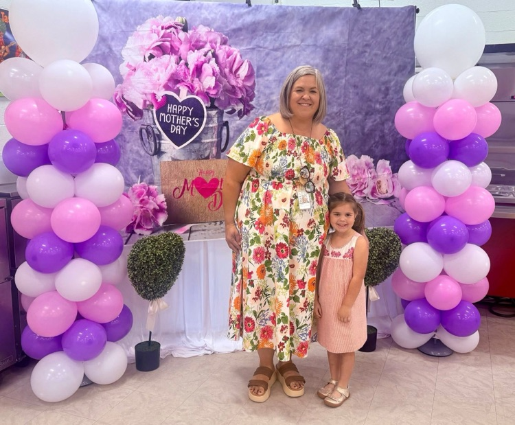pre-k students and staff hosted a spa for moms to celebrate Mother’s Day.