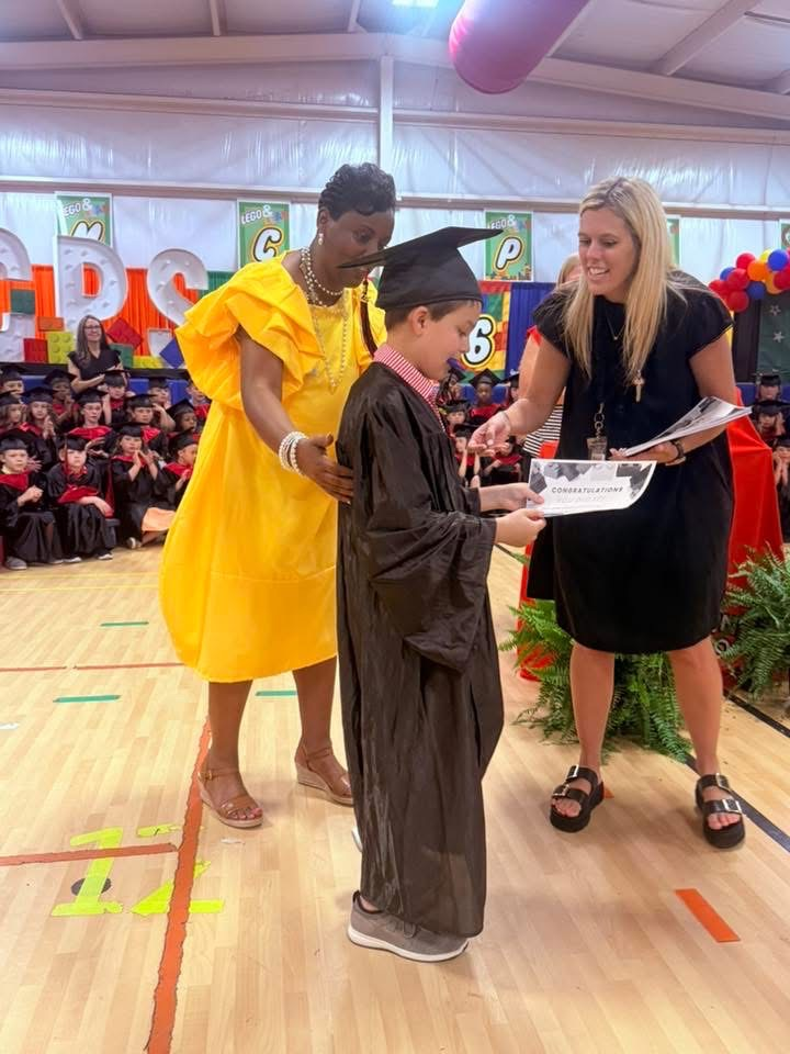 2nd grade students participated a ceremony for Goodbye Day. 
