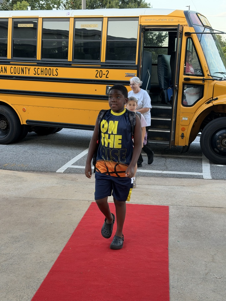 🌟 MCES Friday! 🌟 Our bulldogs hit the red carpet in style!