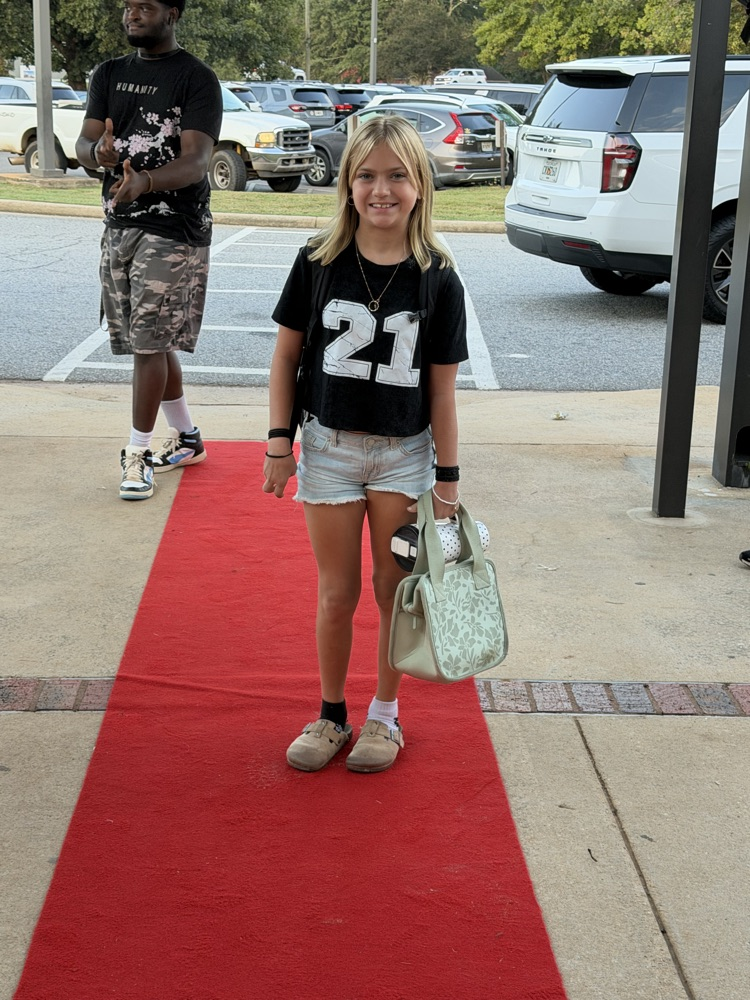 🌟 MCES Friday! 🌟 Our bulldogs hit the red carpet in style!