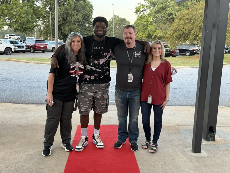🌟 MCES Friday! 🌟 Our bulldogs hit the red carpet in style!