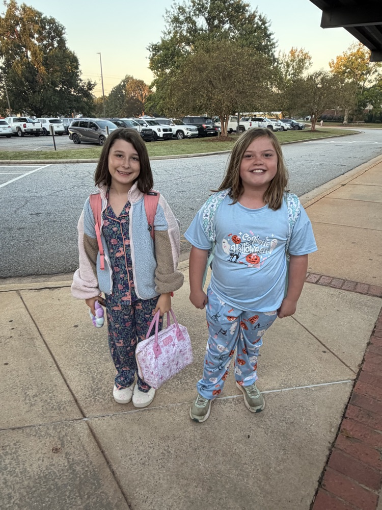 WRONG occasion, RIGHT Bulldog spirit! MCES is bringing the fun AND the fashion fails all week long as we celebrate Homecoming week!