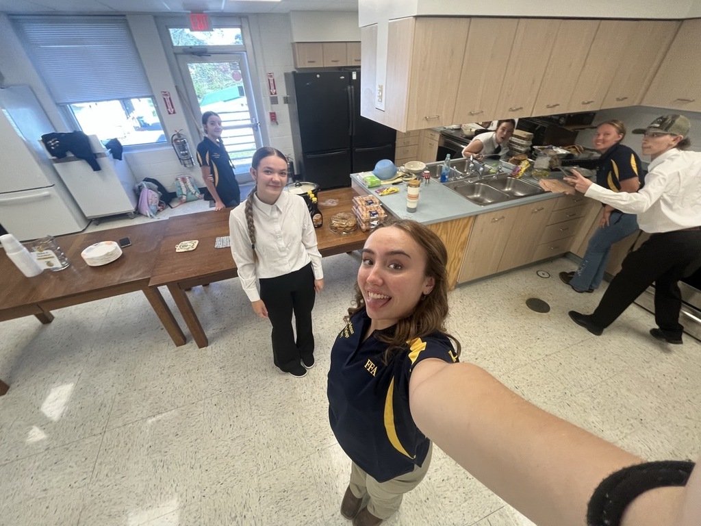 FFA members making teacher breakfast. 