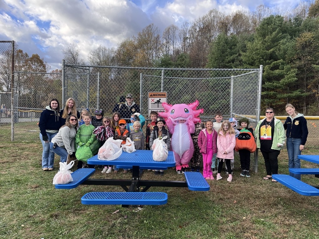 FFA members helping with pumpkin patch. 