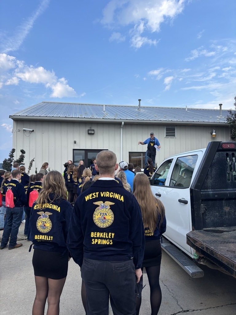 Students getting instructions before the contest