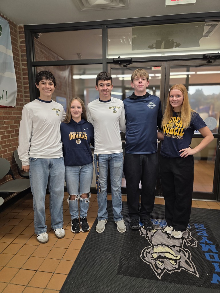 BSHS students posing for Wildcat Friday