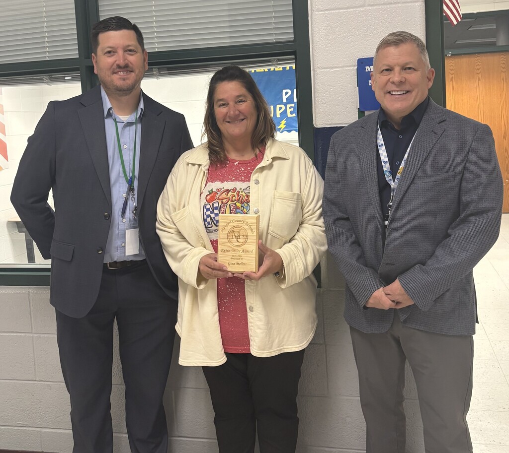 Nurse with Extra Miler Award