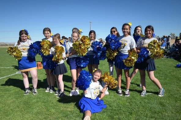 cheerleaders group photo