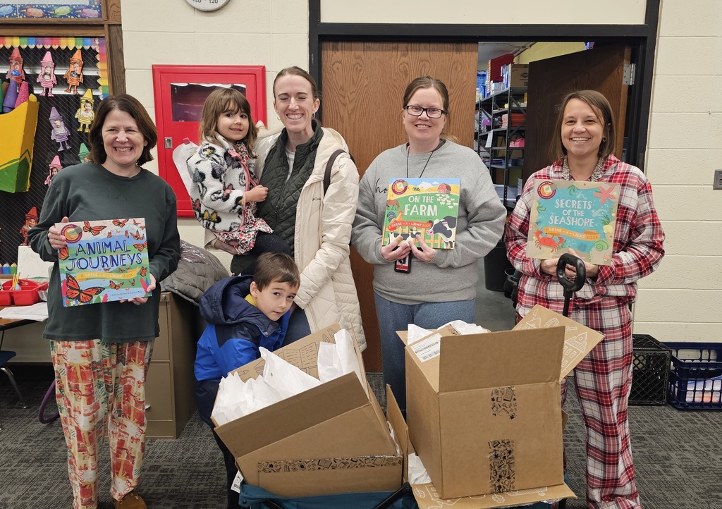 Molly Johnson and kindergarten teachers 
