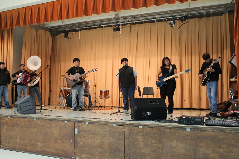 Irrigon JSHS Hispanic Music Class making their live debut