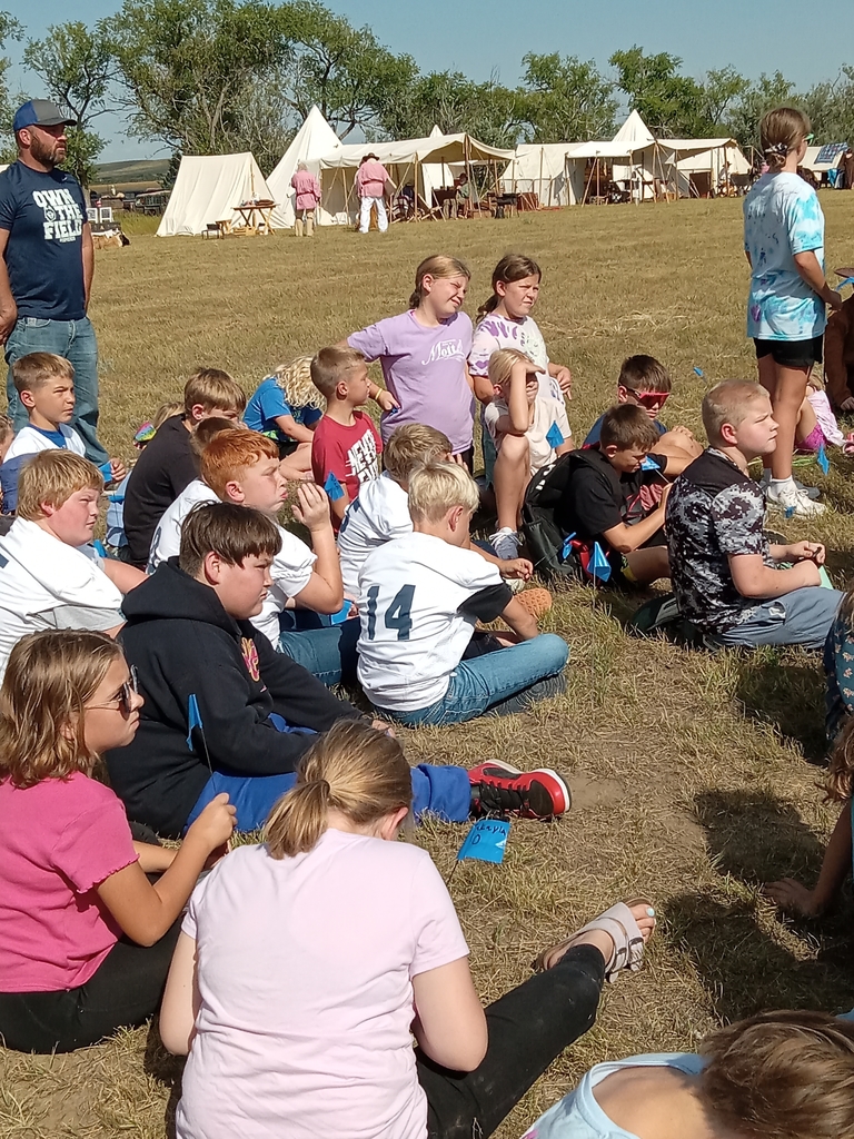 Last Friday was the perfect day for our 4th and 5th graders to attend the Hugh Glass Rendezvous in Shadehill, SD.