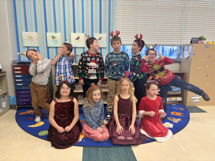 Dressed up and ready to take the stage. 😍