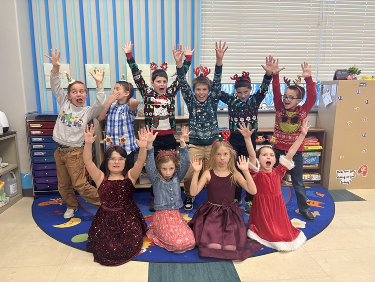 Dressed up and ready to take the stage. 😍