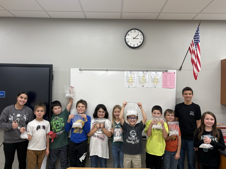 Third graders loved making Reindeer Chow! 😋 Thanks to Mrs. Colette, Sie, and Jeriana. 🤗