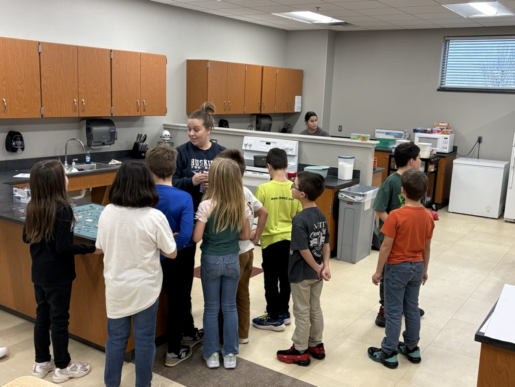Third graders loved making Reindeer Chow! 😋 Thanks to Mrs. Colette, Sie, and Jeriana. 🤗