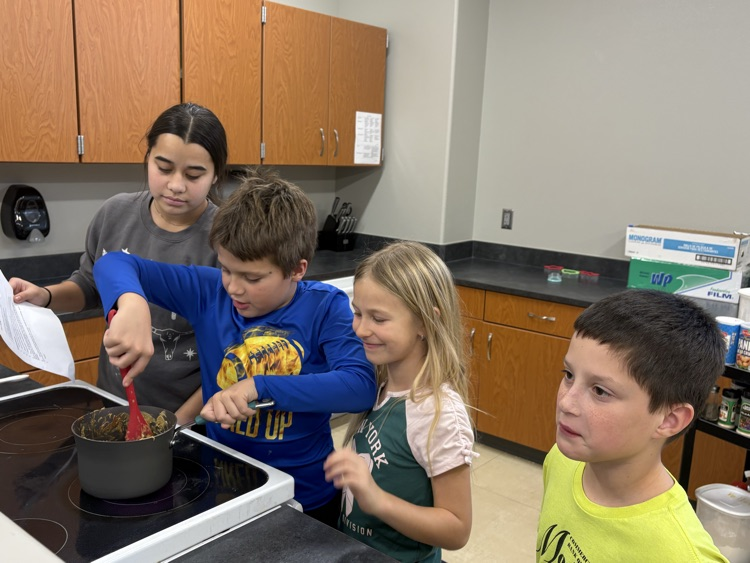 Third graders loved making Reindeer Chow! 😋 Thanks to Mrs. Colette, Sie, and Jeriana. 🤗