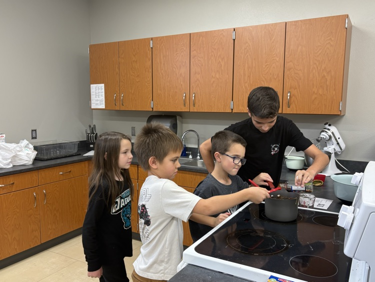 Third graders loved making Reindeer Chow! 😋 Thanks to Mrs. Colette, Sie, and Jeriana. 🤗