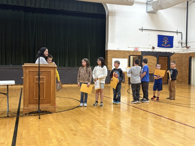 Congratulations, my dear 3rd graders! Have a great summer! 😍🥳