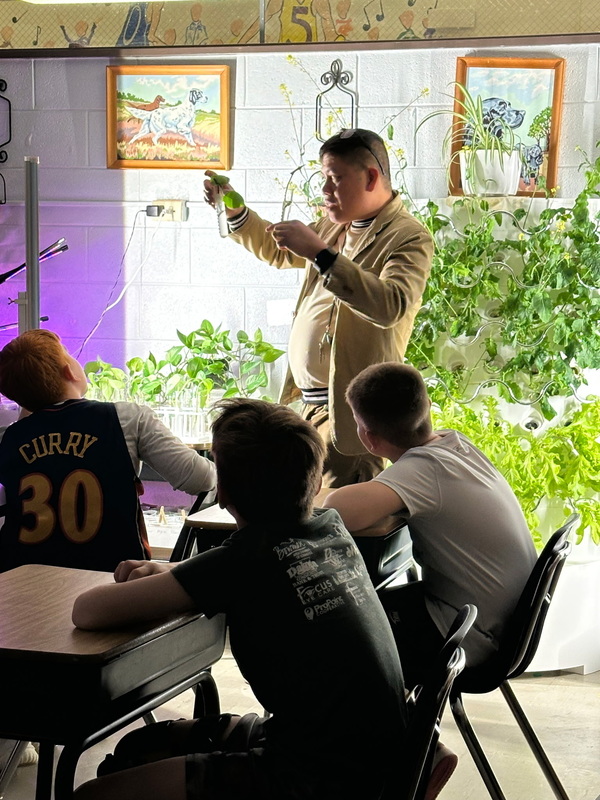 Mr. Alido explaining to the 5th Grade about hydroponics