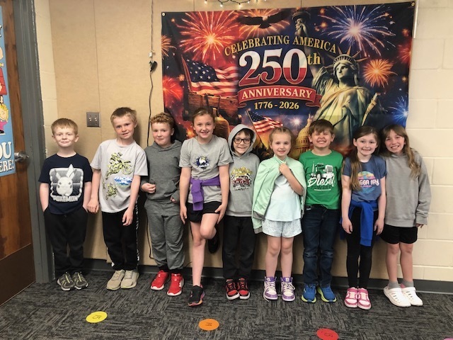 2nd Grade Practicing for the May 4th Concert