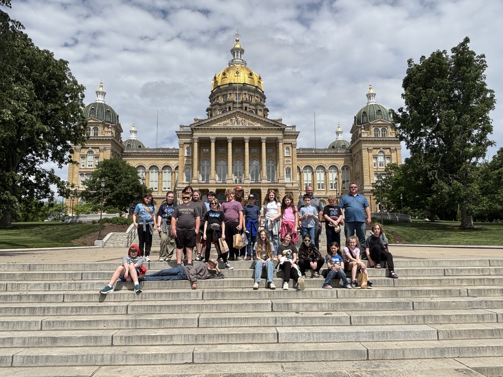 5th & 6th grade in front of the Capitol.