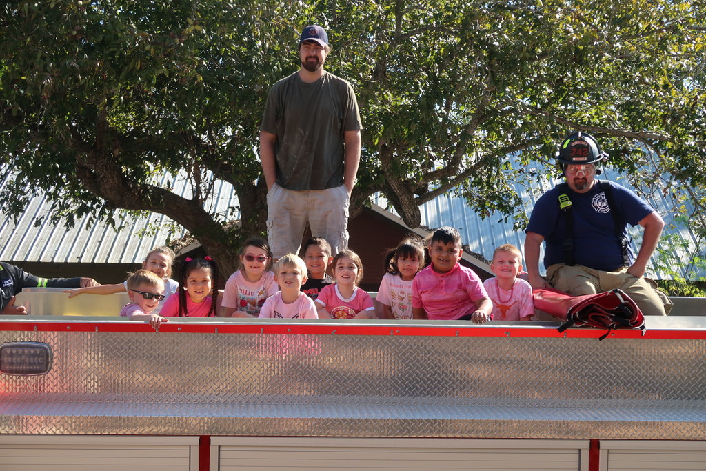 Moulton Fire Dept visits Kinder