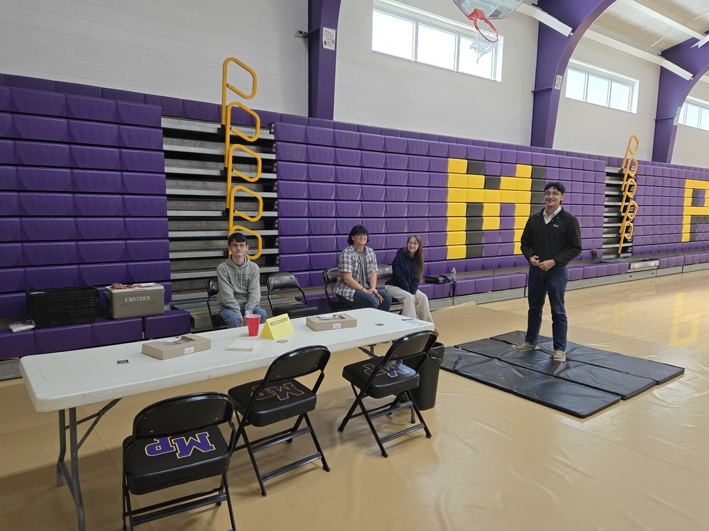 Students helping in the recovery area.