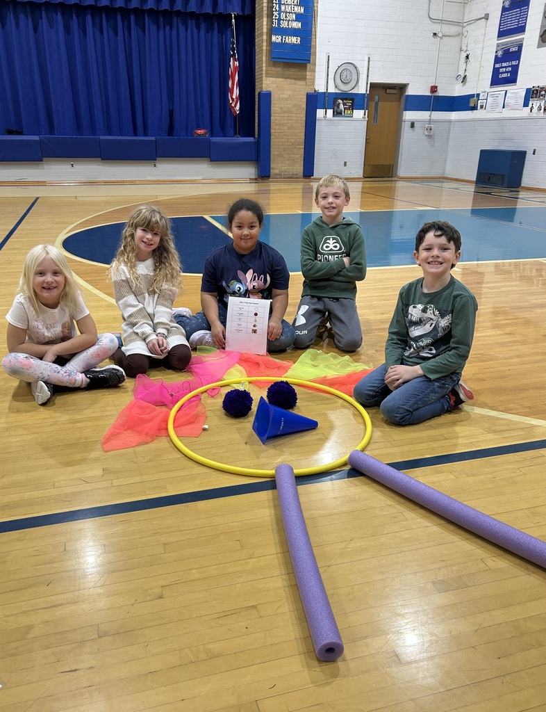 2nd graders with their Turkey