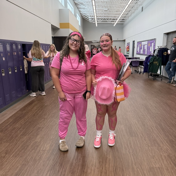 freshmen in pink