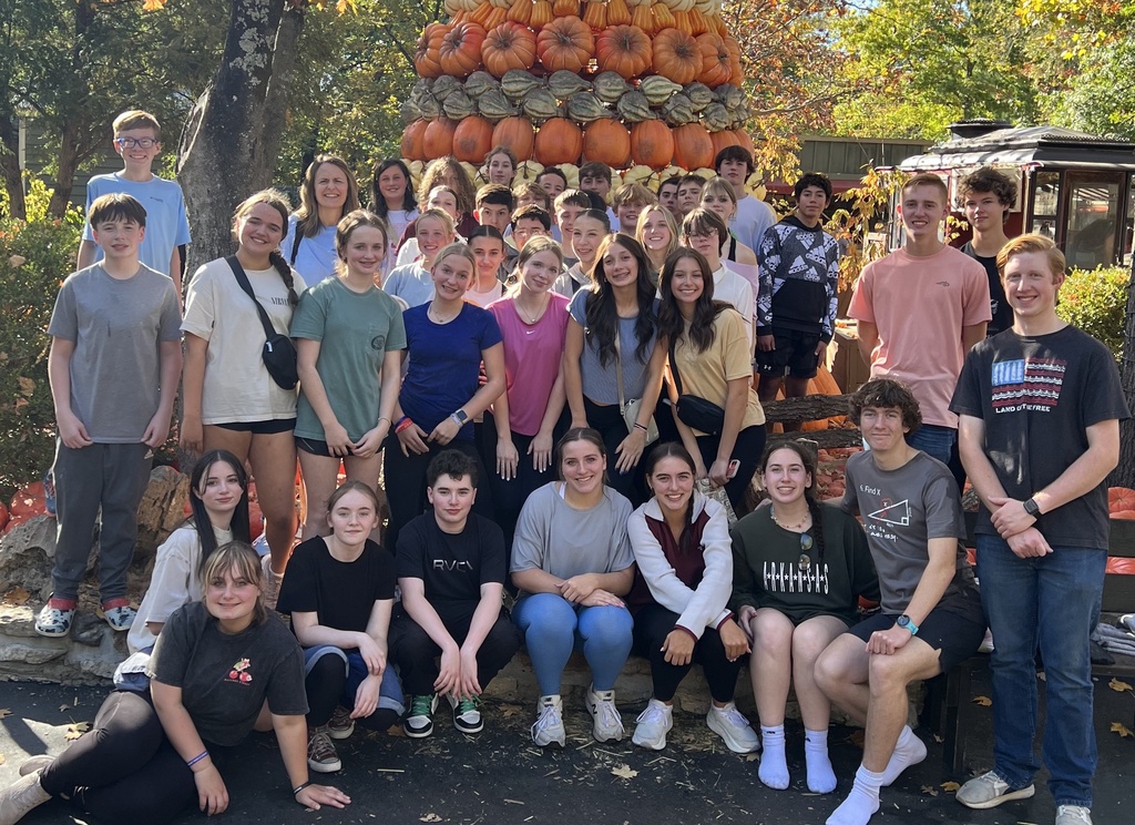 group of kids at silver dollar city
