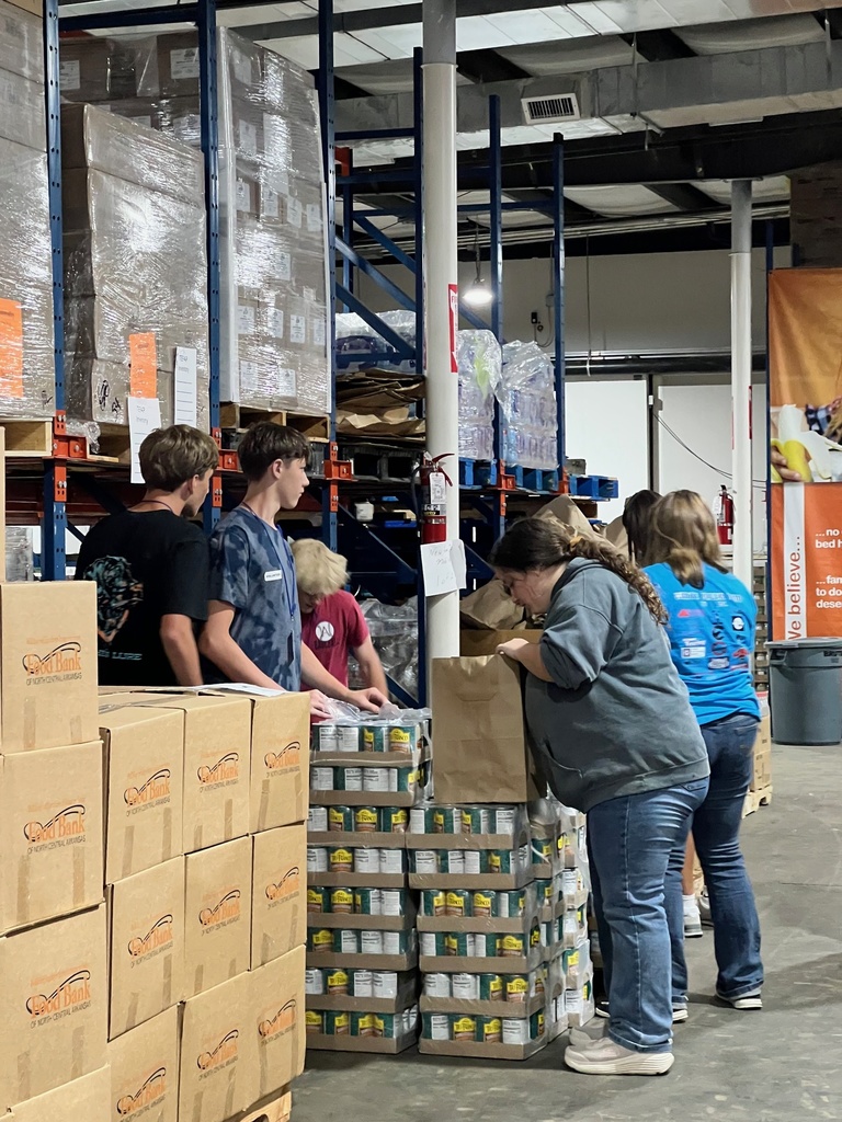 kids working at food bank