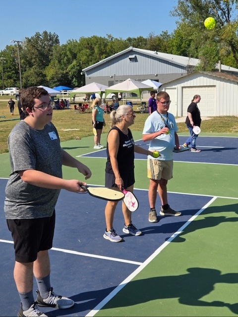 kids playing tennis