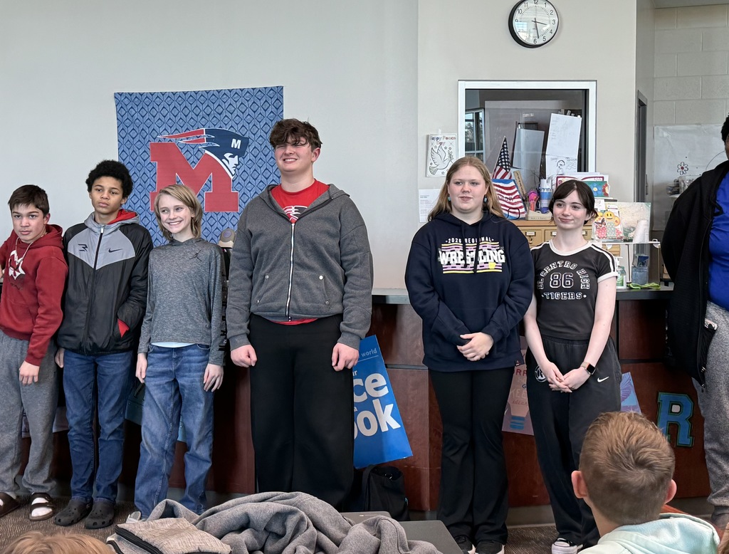 kids competing in a quiz bowl comp